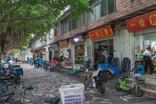 索菲亞酒店<a href=http://cq-sc.com/ target=_blank class=infotextkey>油煙凈化器</a>安裝案例圖一